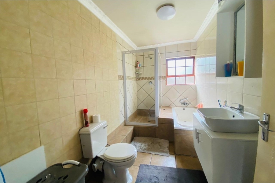 3 Bedroom Property for Sale in Vaalpark Free State